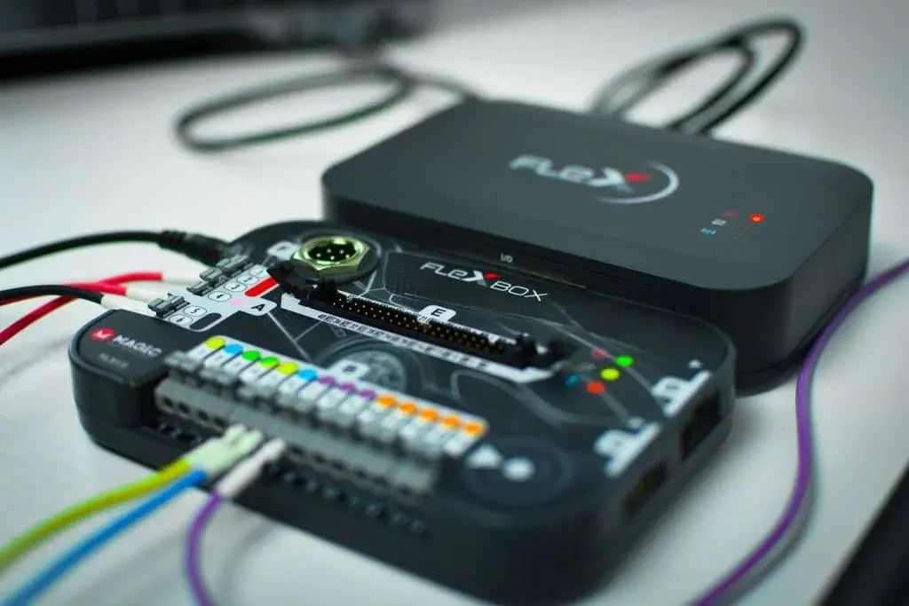 Lecture directe sur table en Bench Mode pour reprogrammeur ECU